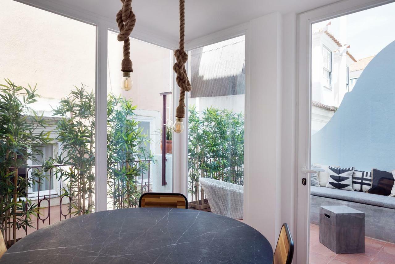 Renovated Charming Apartment With Terrace In Lapa Lisboa Eksteriør bilde