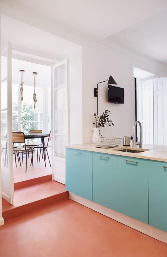 Renovated Charming Apartment With Terrace In Lapa Lisboa Eksteriør bilde