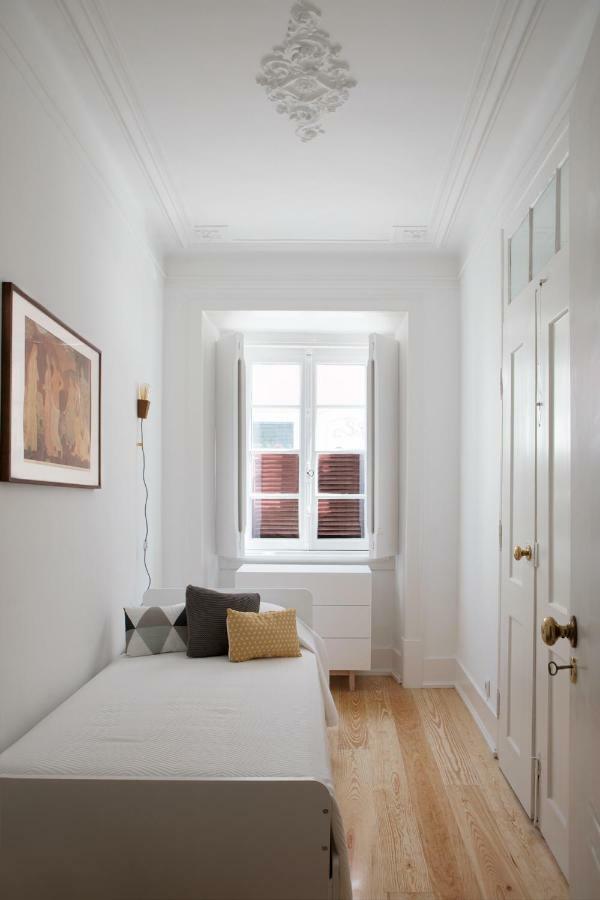 Renovated Charming Apartment With Terrace In Lapa Lisboa Eksteriør bilde